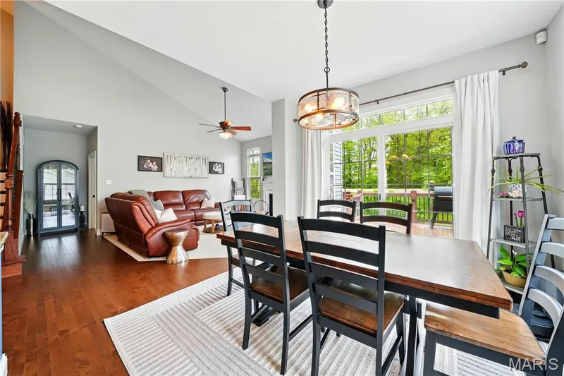 204 Grayleaf Court, O'Fallon, MO 63385 — listing photo 9 of 37