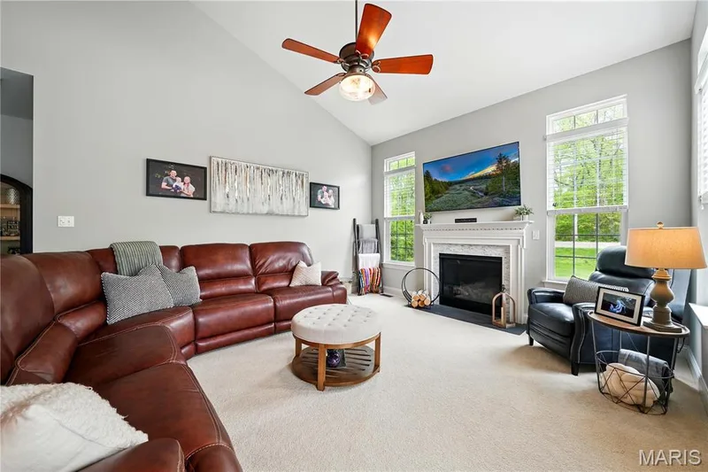 204 Grayleaf Court, O'Fallon, MO 63385 — listing photo 11 of 37
