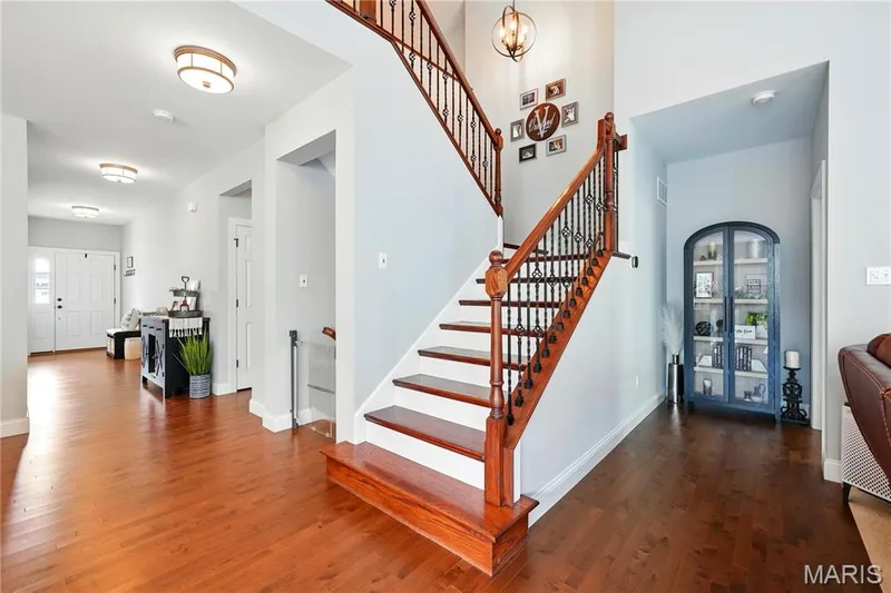 204 Grayleaf Court, O'Fallon, MO 63385 — listing photo 13 of 37