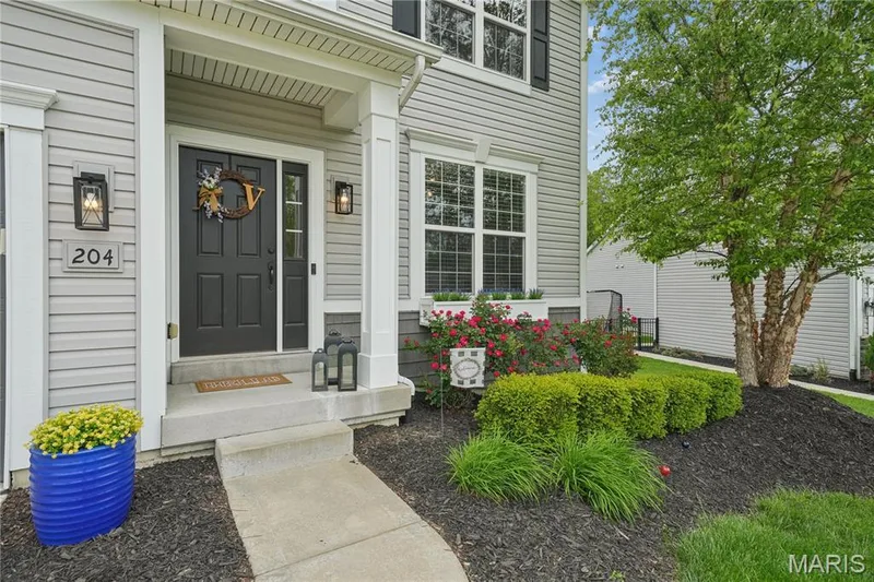 204 Grayleaf Court, O'Fallon, MO 63385 — listing photo 2 of 37