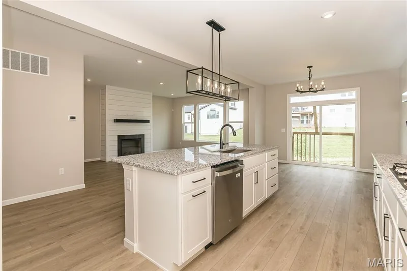 719 Southerland Drive, O'Fallon, MO 63368 — listing photo 14 of 51