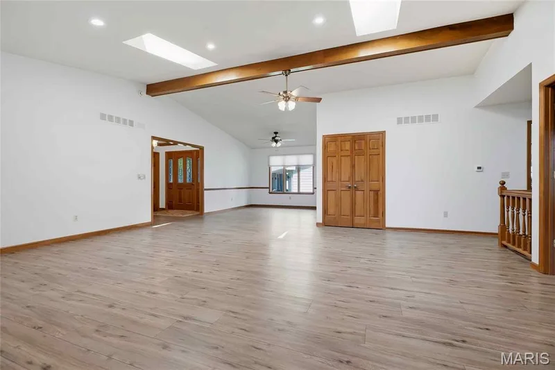 13 Village Drive W, St Charles, MO 63303 — listing photo 5 of 47