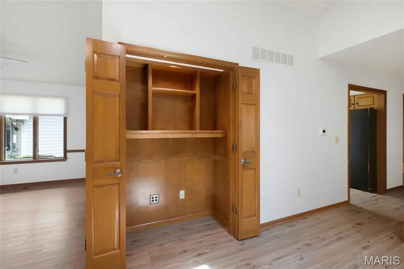 13 Village Drive W, St Charles, MO 63303 — listing photo 6 of 47