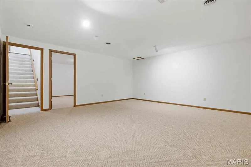 13 Village Drive W, St Charles, MO 63303 — listing photo 25 of 47