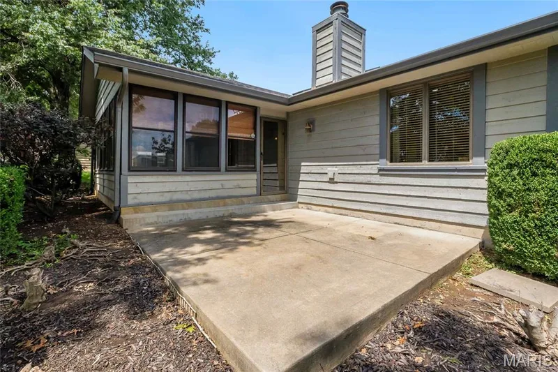 13 Village Drive W, St Charles, MO 63303 — listing photo 33 of 47