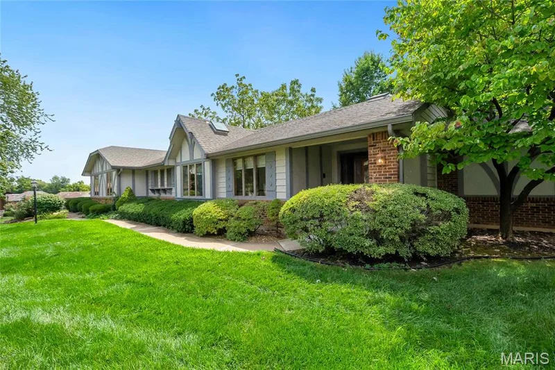 13 Village Drive W, St Charles, MO 63303 — listing photo 38 of 47