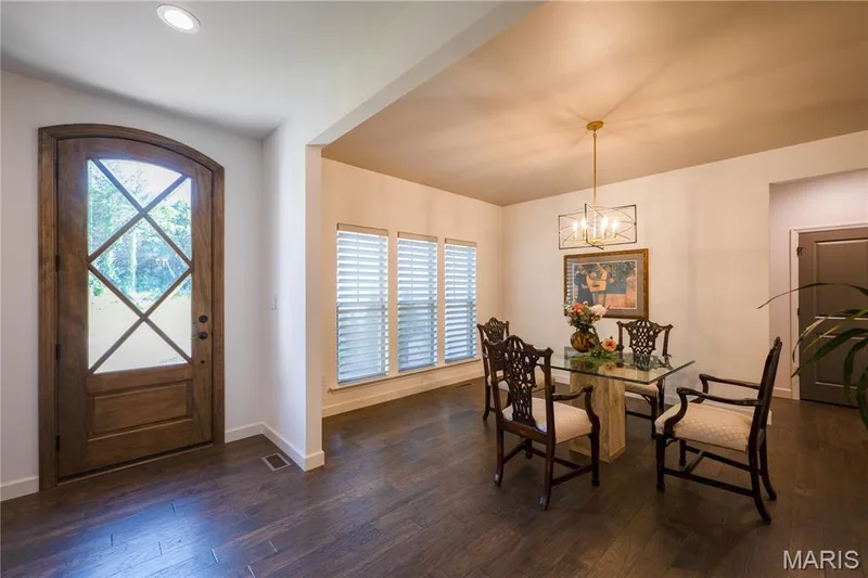 Entry foyer and dining room — 150 Delcreek Estates Drive, Foristell, MO 63348