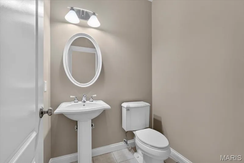 Convenient powder room — 18517 Gredan Court, Wildwood, MO 63069