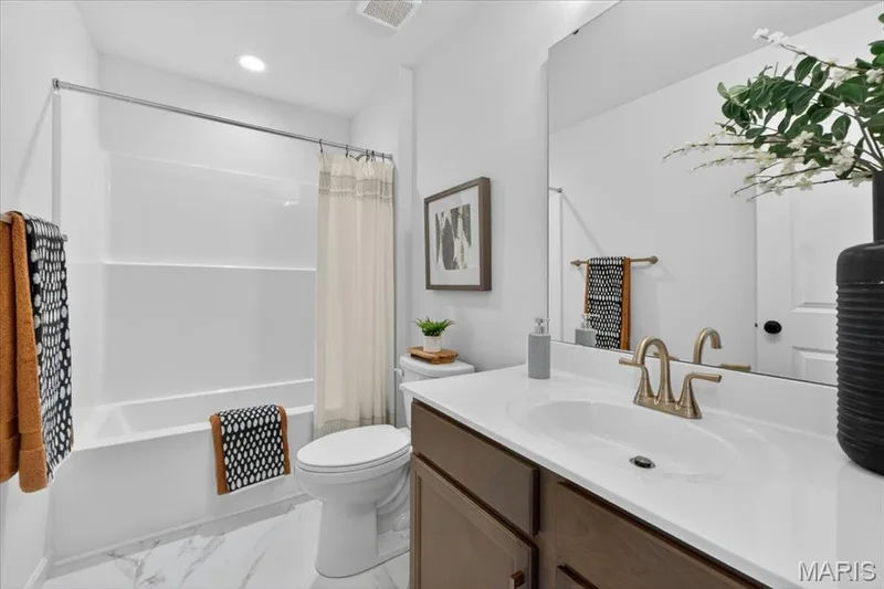 Hall bathroom second floor — 30 River Wind Drive, St Charles, MO 63301