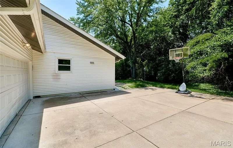 14338 Millbriar Circle, Chesterfield, MO 63017 — listing photo 60 of 64