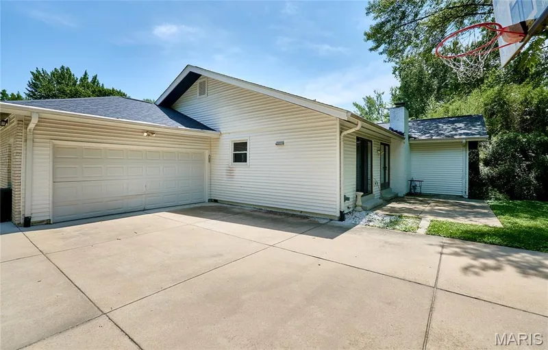 14338 Millbriar Circle, Chesterfield, MO 63017 — listing photo 61 of 64