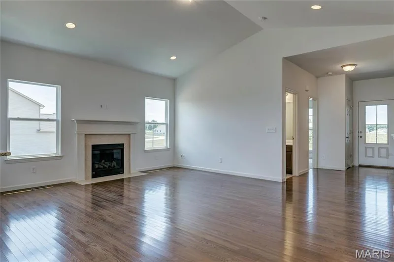 Great Room with optional fireplace — 0 Covington @ Harvest, O'Fallon, MO 63385