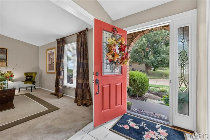 15446 Grantley Drive, Chesterfield, MO 63017 — listing photo 7 of 65
