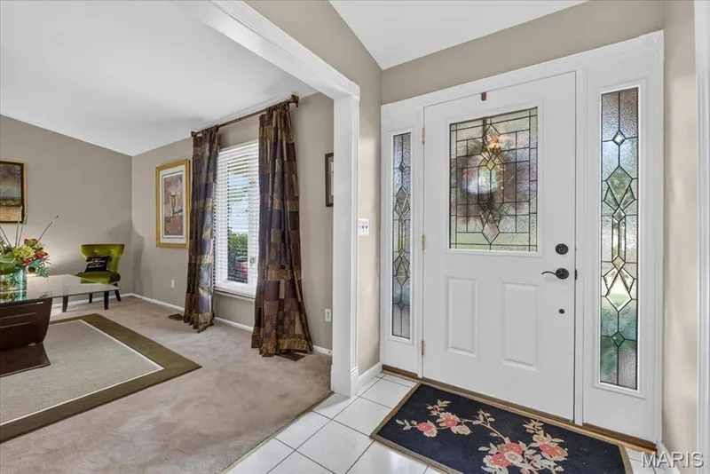 15446 Grantley Drive, Chesterfield, MO 63017 — listing photo 8 of 65
