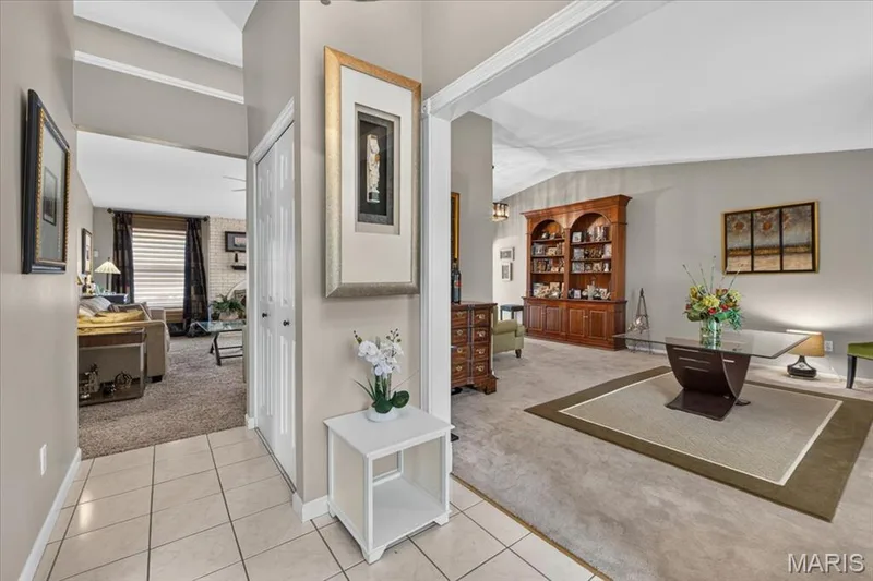 15446 Grantley Drive, Chesterfield, MO 63017 — listing photo 9 of 65