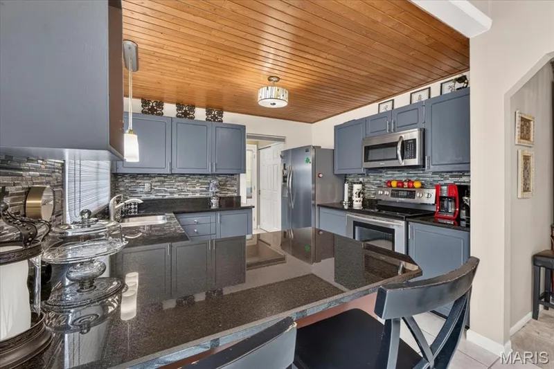 15446 Grantley Drive, Chesterfield, MO 63017 — listing photo 22 of 65