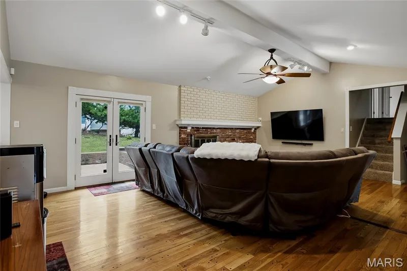 334 Dungate Drive, Chesterfield, MO 63017 — listing photo 5 of 33
