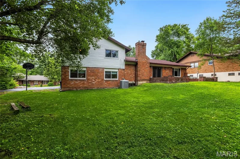 334 Dungate Drive, Chesterfield, MO 63017 — listing photo 32 of 33