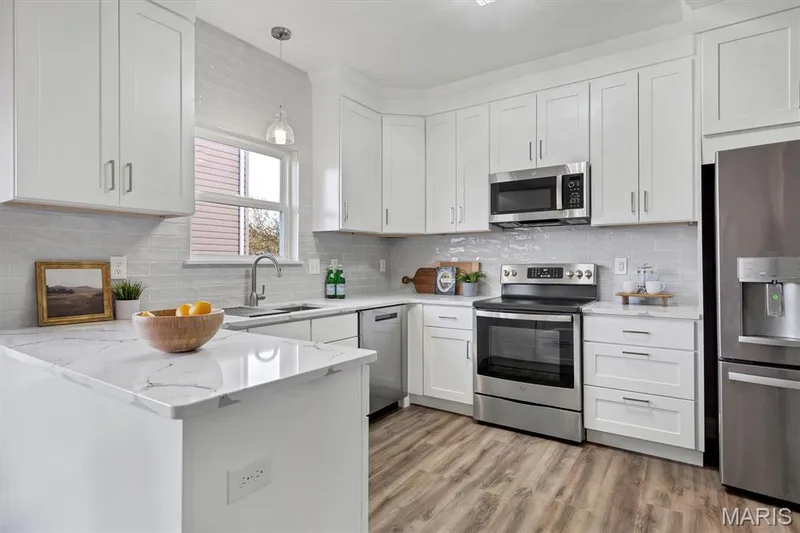 572 Misty Mountain Drive, O'Fallon, MO 63368 — listing photo 8 of 28