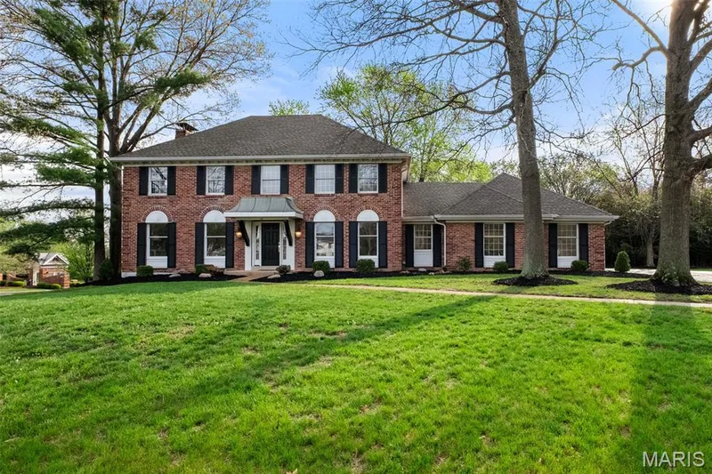 156 Highgrove Court, Chesterfield, MO β listing photo 1