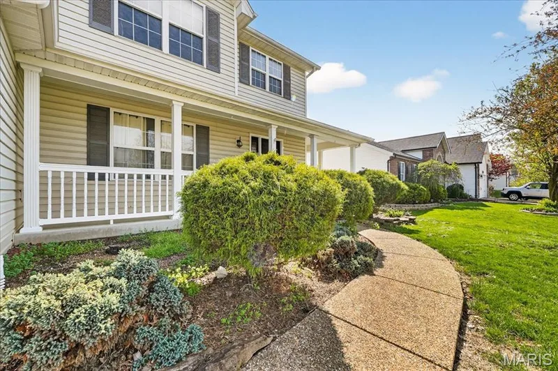1838 Hackmann Hollow Drive, Wentzville, MO 63385 — listing photo 2 of 43