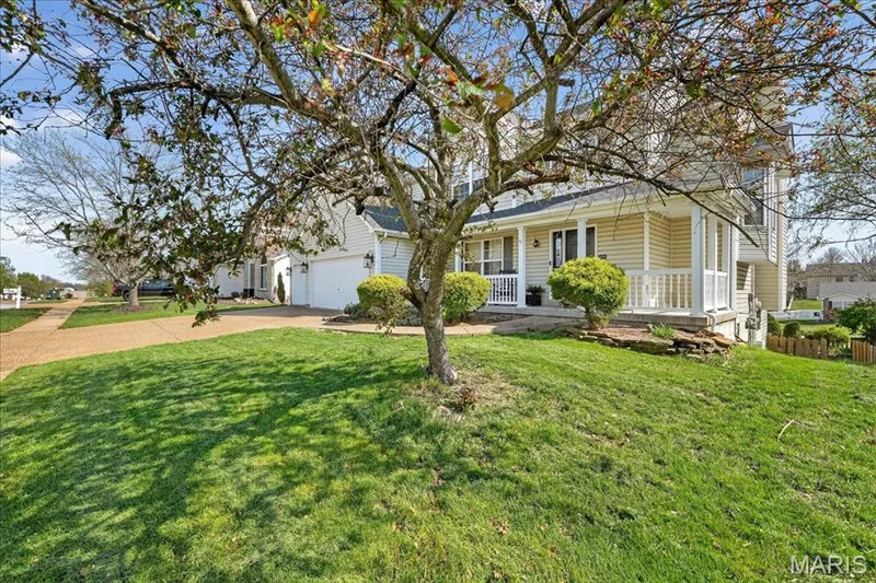 1838 Hackmann Hollow Drive, Wentzville, MO 63385 — listing photo 3 of 43