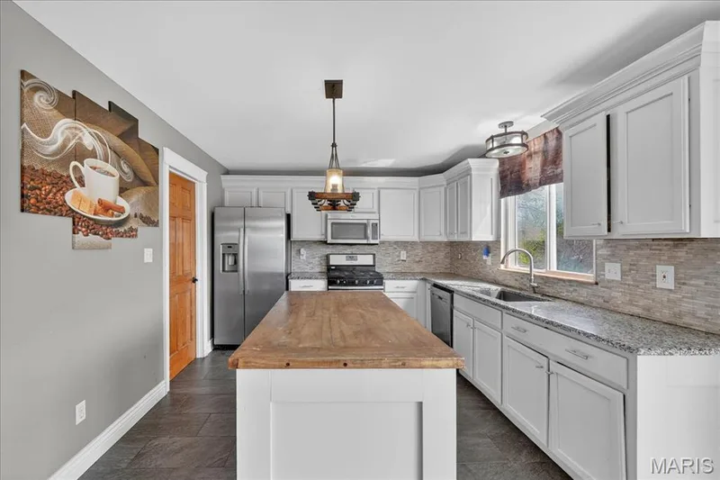 1838 Hackmann Hollow Drive, Wentzville, MO 63385 — listing photo 14 of 43