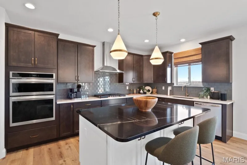 Example Picture of the Sunbury, Some options shown may be upgrades — 0 Sunbury A @CALEDONIA, O'Fallon, MO 63368