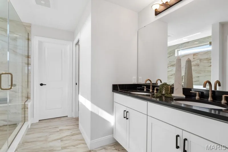 Example Picture of the Sunbury, Some options shown may be upgrades — 0 Sunbury A @CALEDONIA, O'Fallon, MO 63368
