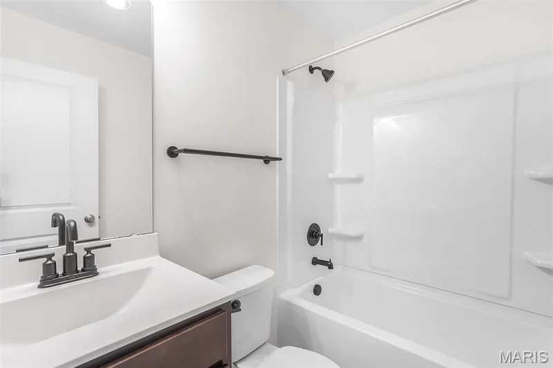 525 Apple Orchard Lane, O'Fallon, MO 63385 — listing photo 4 of 17