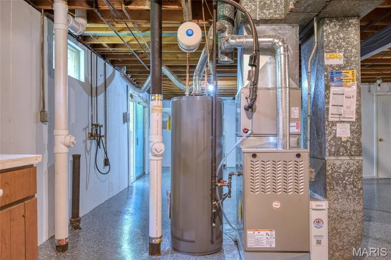 Updated furnace, HWH and plumbing. — 250 Brixham Drive, Chesterfield, MO 63017