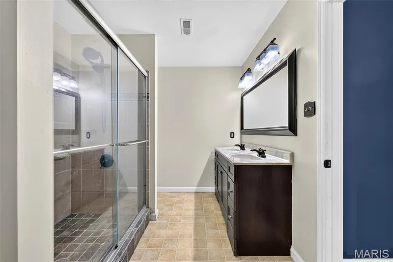 3013 Kellerton Place, Wentzville, MO 63385 — listing photo 16 of 31