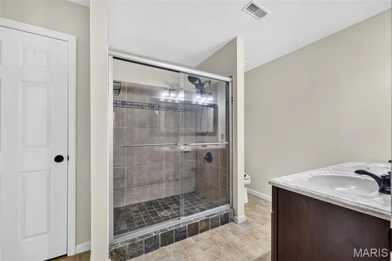 3013 Kellerton Place, Wentzville, MO 63385 — listing photo 17 of 31