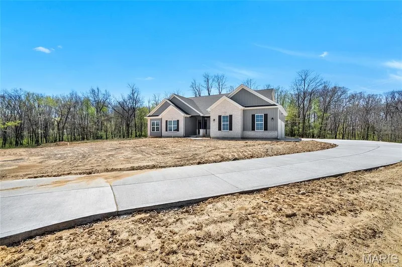 300 Schaper Estates Xing, Foristell, MO 63348 — listing photo 2 of 55