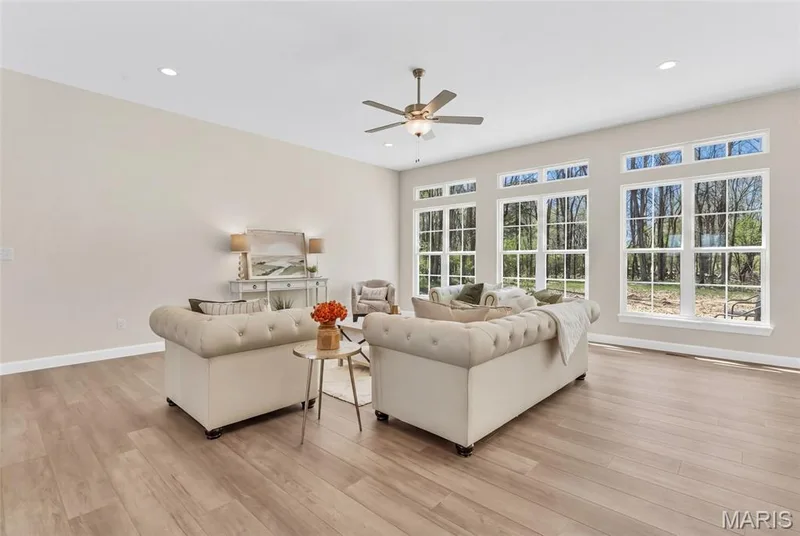 300 Schaper Estates Xing, Foristell, MO 63348 — listing photo 8 of 55