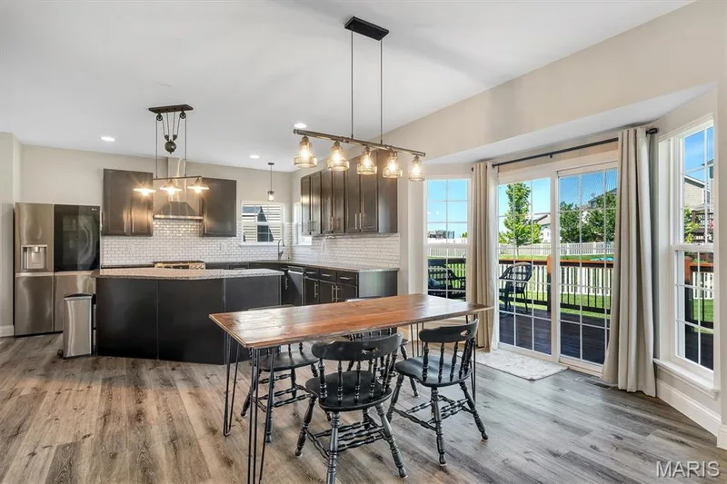 255 Mason Glen Drive, Lake St. Louis, MO 63367 — listing photo 5 of 48