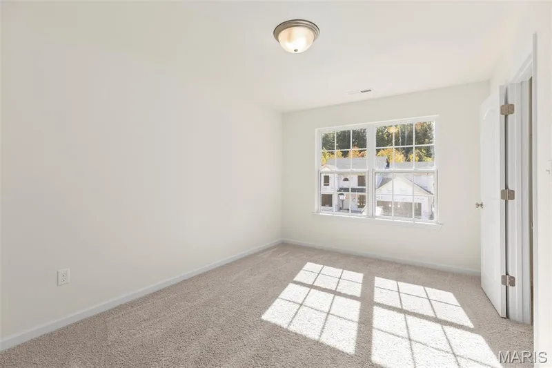 527 Apple Orchard Lane, O'Fallon, MO 63385 — listing photo 3 of 25