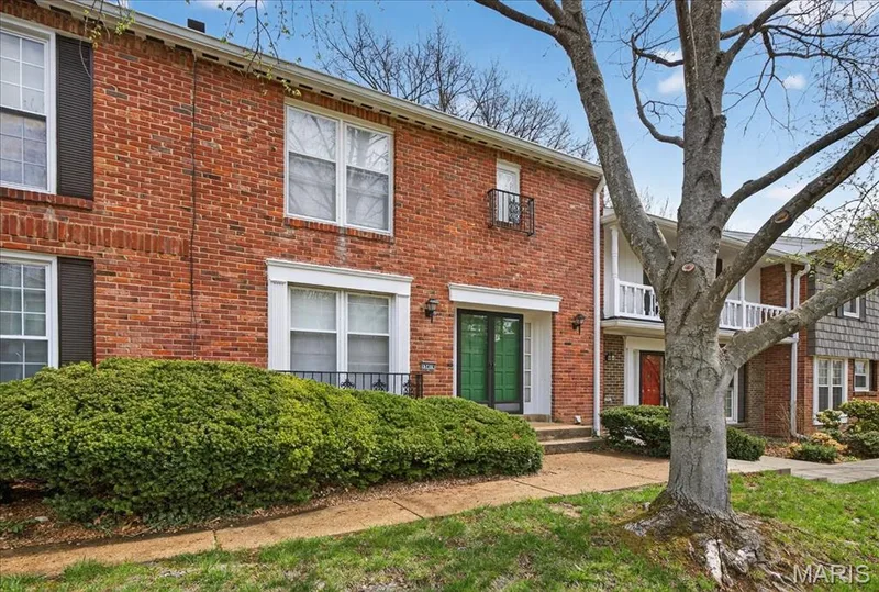 13419 Forestlac Drive, Chesterfield, MO 63141 — listing photo 2 of 36