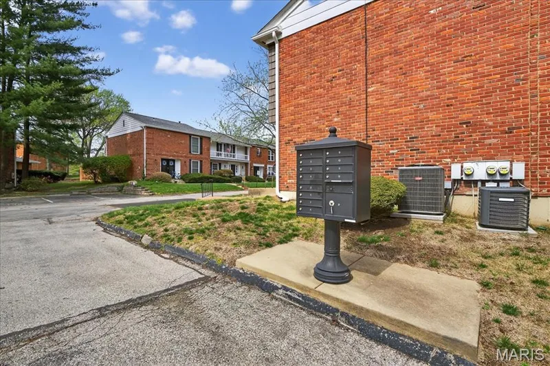 13419 Forestlac Drive, Chesterfield, MO 63141 — listing photo 4 of 36