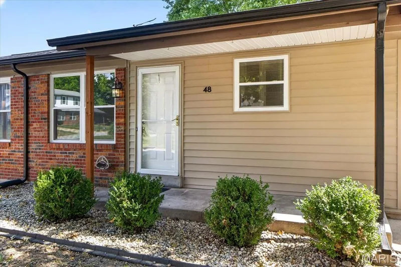 48 Laura Drive, St Peters, MO 63376 — listing photo 2 of 24