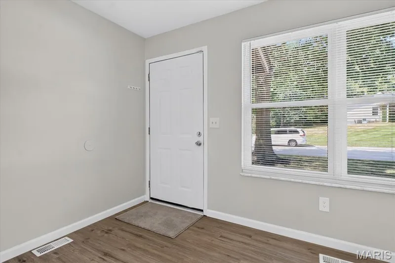 48 Laura Drive, St Peters, MO 63376 — listing photo 4 of 24
