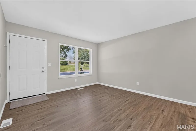 48 Laura Drive, St Peters, MO 63376 — listing photo 5 of 24