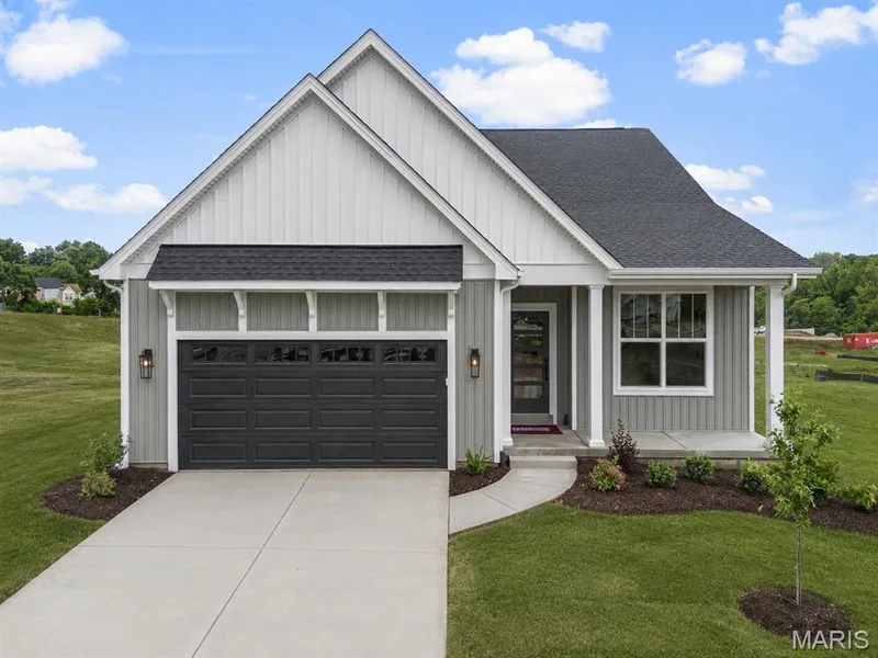 366 Strawberry Grove Drive, O'Fallon, MO β listing photo 1
