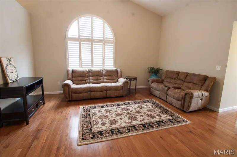 1760 Waterfall Drive, St Charles, MO 63303 — listing photo 8 of 44