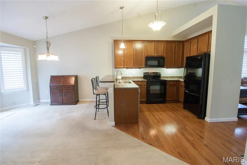 1760 Waterfall Drive, St Charles, MO 63303 — listing photo 14 of 44