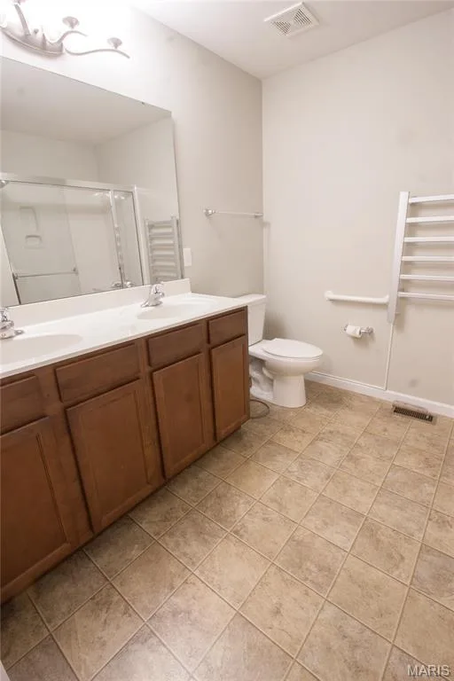 Primary Bathroom — 1760 Waterfall Drive, St Charles, MO 63303