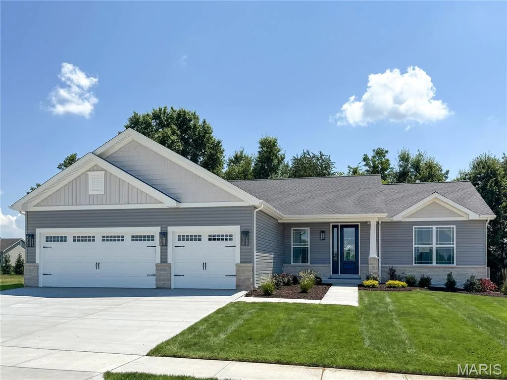 Ranch Style home backing to trees — 130 River Grove Court, O'Fallon, MO 63366