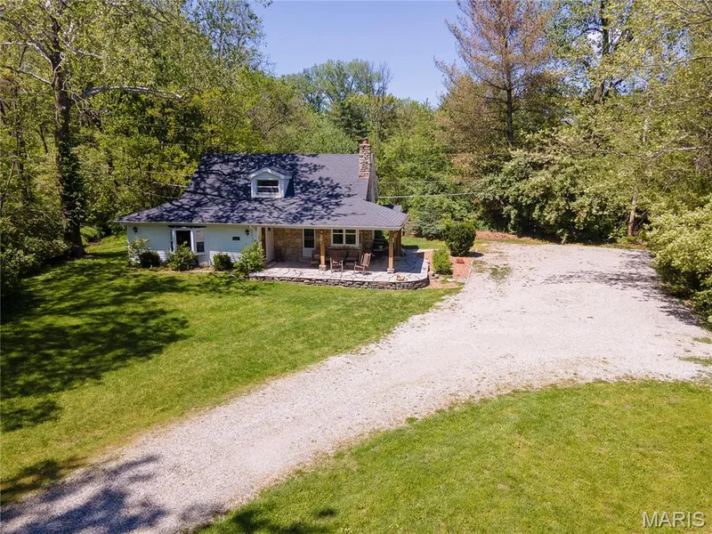 1004 Weidman Road, Chesterfield, MO 63017 — listing photo 2 of 17