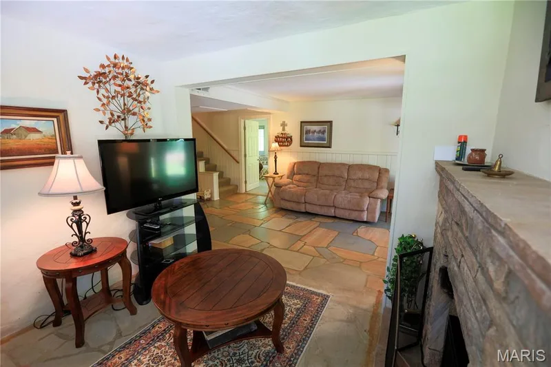 1004 Weidman Road, Chesterfield, MO 63017 — listing photo 4 of 17