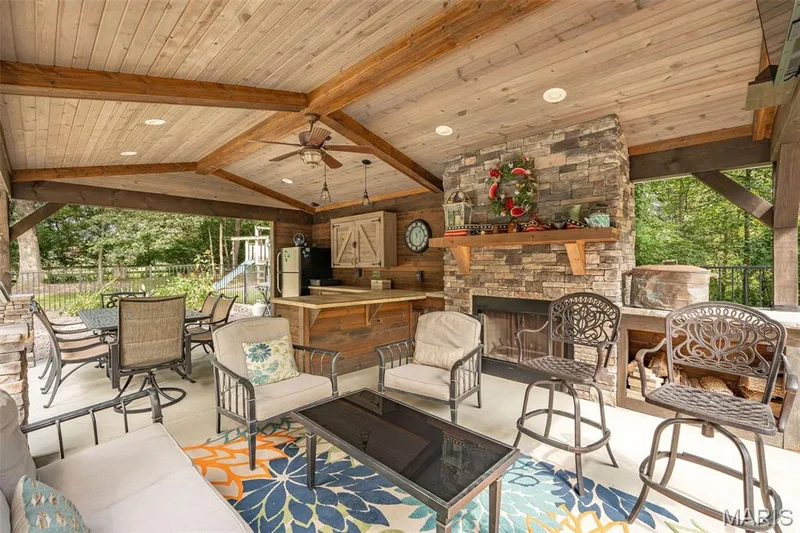 Stunning cabana — 51 Nordic Lane, Defiance, MO 63341